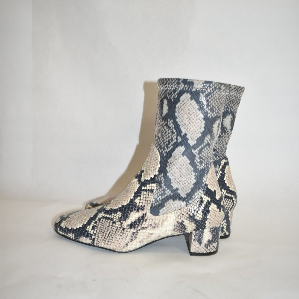 Stuart Weitzman Ernestine Phython Stretch Leather… - image 5